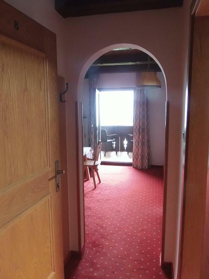 Отель Garni Runggner Traubenhof Термено Экстерьер фото